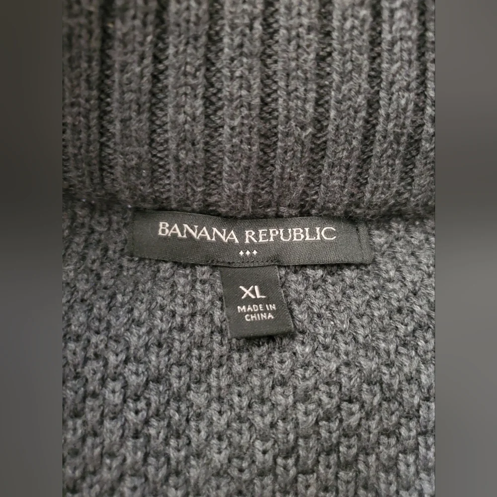 Banana Republic Men's Grey Mock Collar Cardigan Knit Sweater‎ Size XL